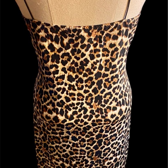 Leopard Print Strapless Dress #N092
NWOT
PTP-17
L-30
*Marked Down - Picture 3 of 7